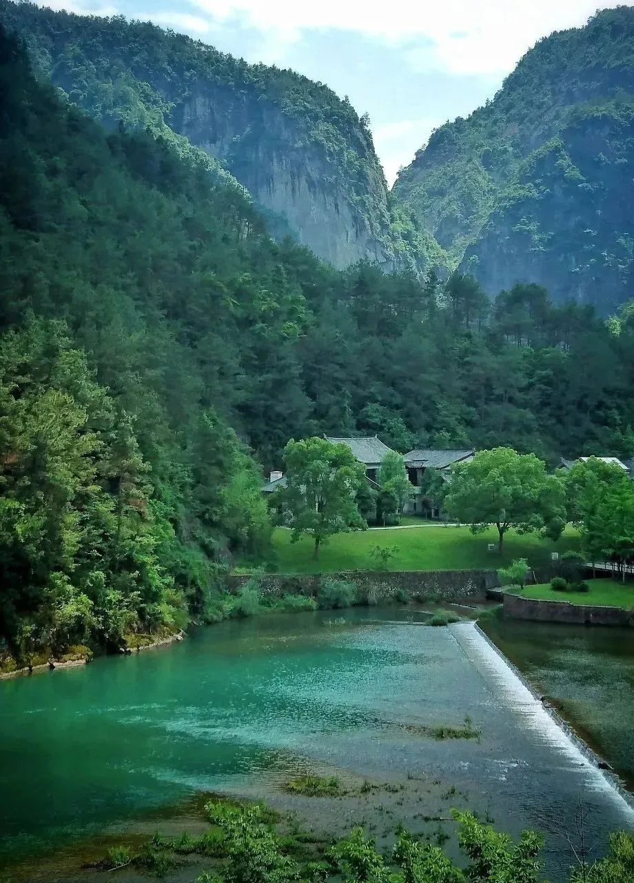 被赚钱耽误颜值的城市，历史蕴含财富密码，山海奇秀通达天下