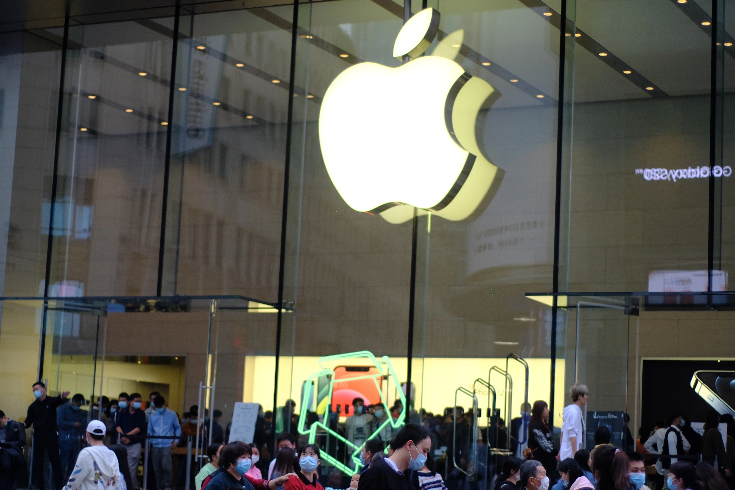 终于有中国人起诉苹果公司了！凭什么用iPhone充值会员比安卓贵？