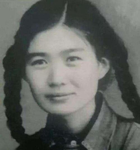 1947年刘胡兰牺牲时，12岁妹妹目睹行刑全过程，今妹妹生活如何？