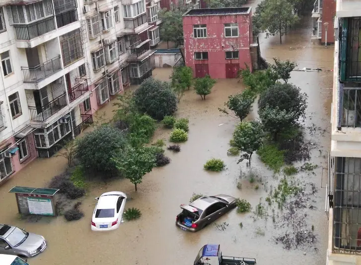 一场暴雨，揭开了房企的“遮羞布”：一楼失守了