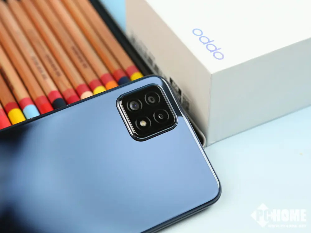 OPPO A72图赏：极简设计风格，光影耀眼通透