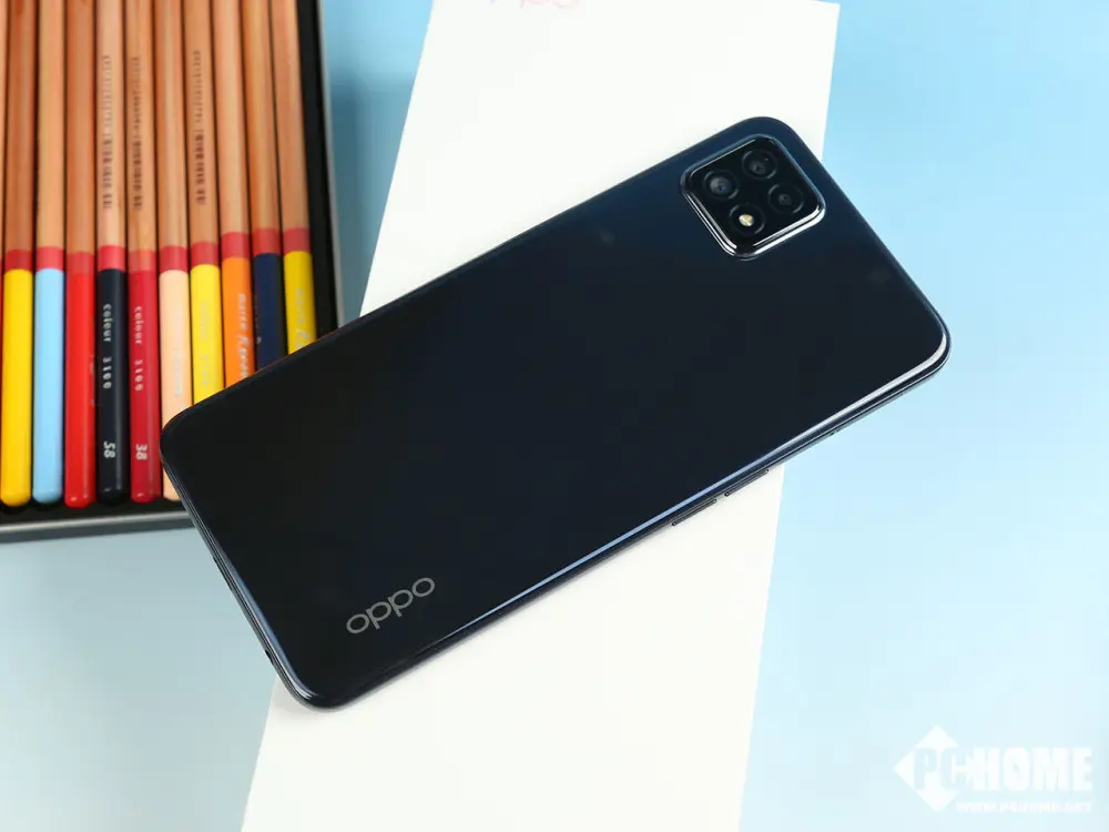 OPPO A72图赏：极简设计风格，光影耀眼通透