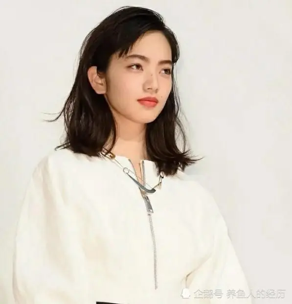 小松菜奈厌世脸仿妆超可！