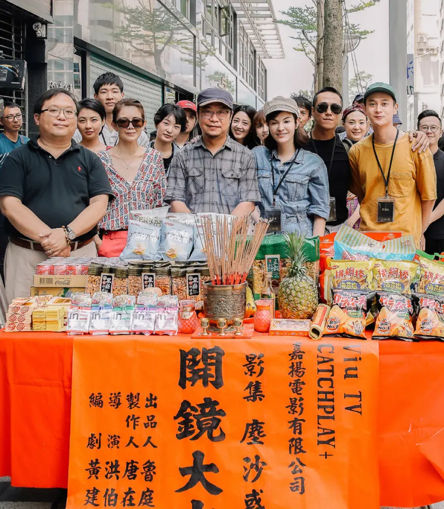 一部《妖猫传》让她风头大盛，今穿牛仔套装配报童帽，利落又减龄