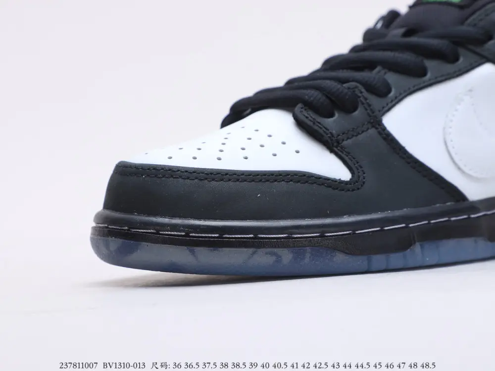 Nike SB Dunk 原盒“黑白熊猫鸽子”开箱测评！