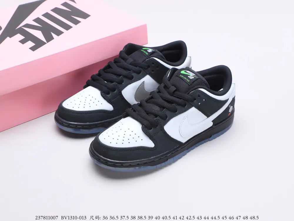 Nike SB Dunk 原盒“黑白熊猫鸽子”开箱测评！