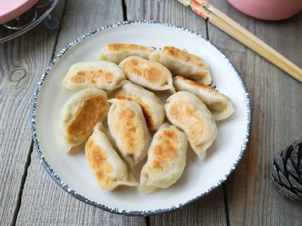 西葫芦鸡蛋煎饺：清爽不油腻，底部焦脆，特别好吃